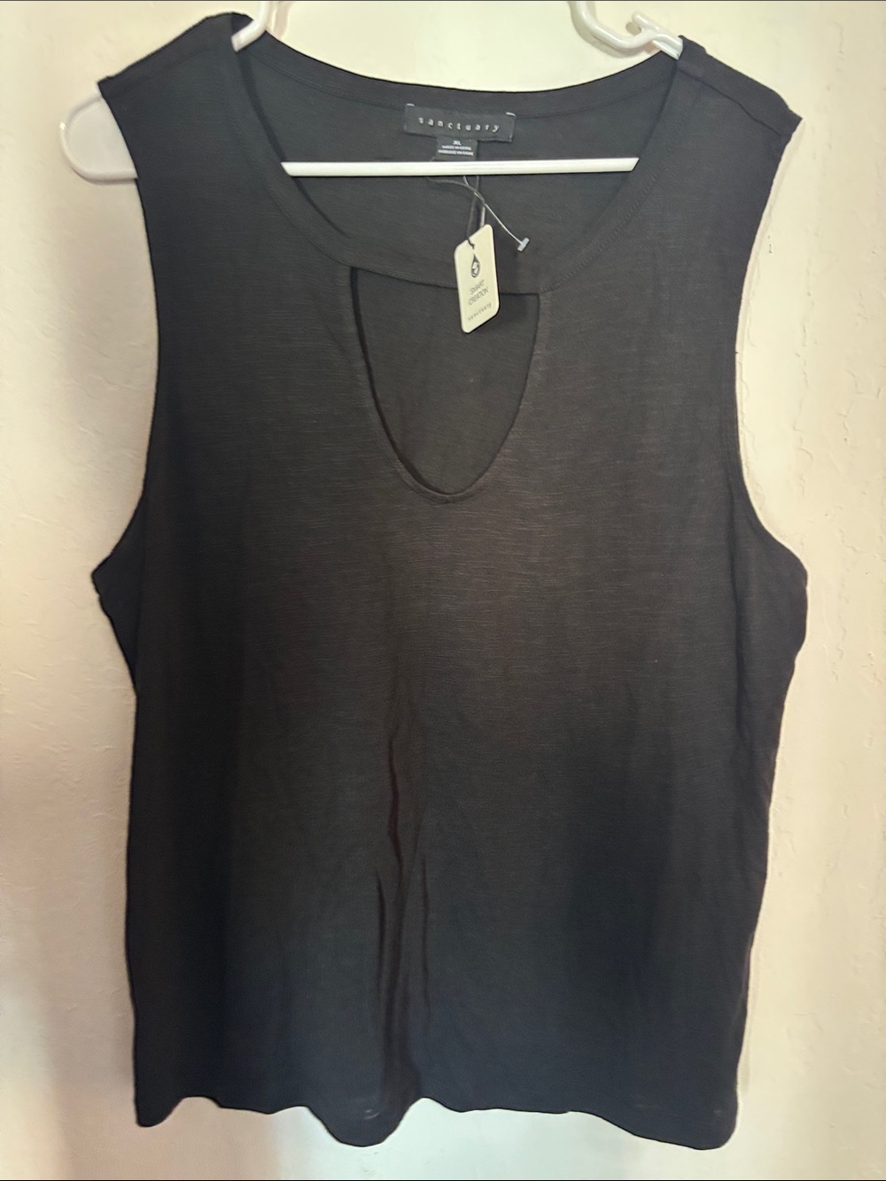 Sanctuary Black Sleeveless Keyhole Tank